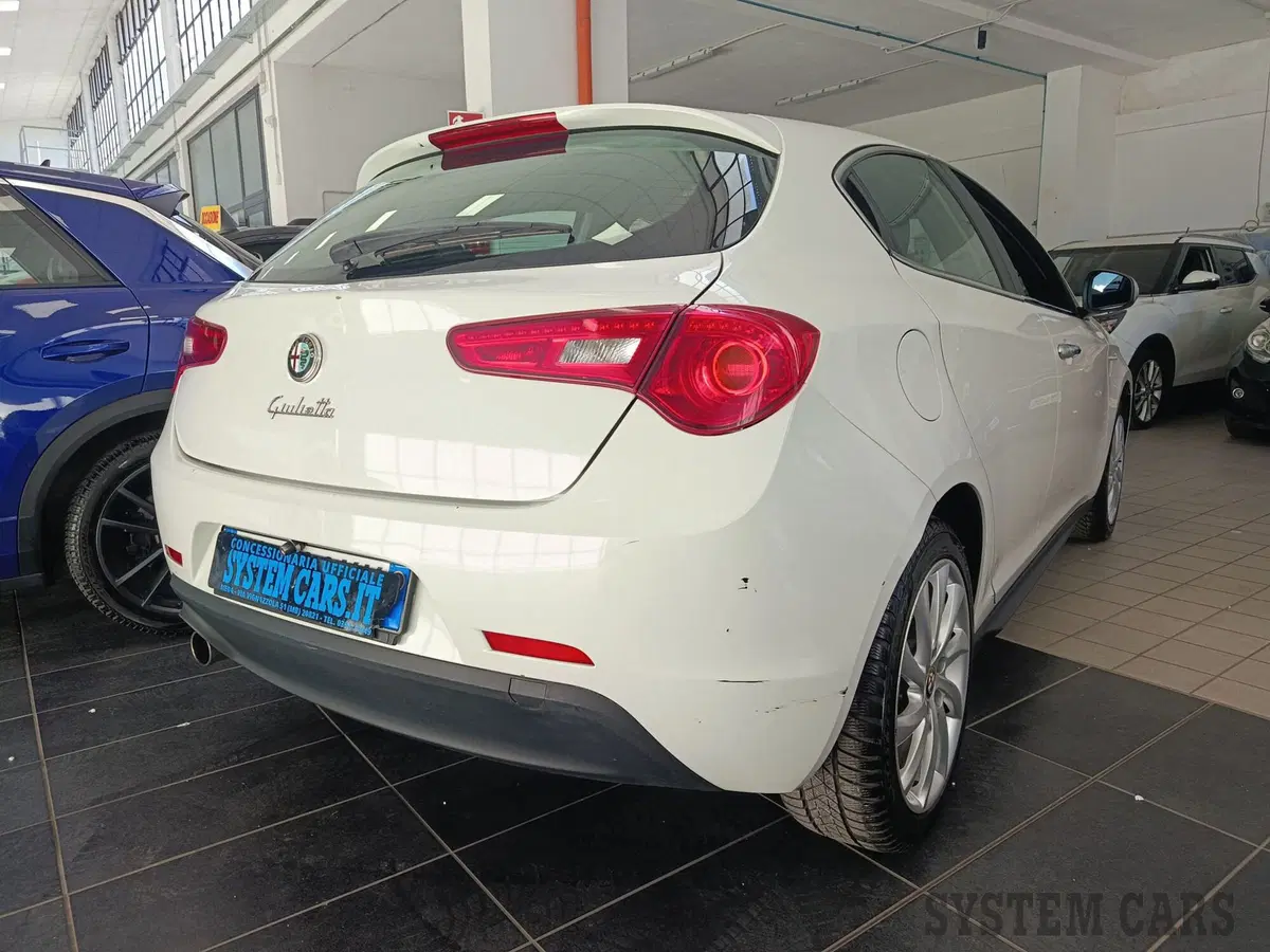 Alfa Romeo Giulietta usata a Monza e Brianza (3)