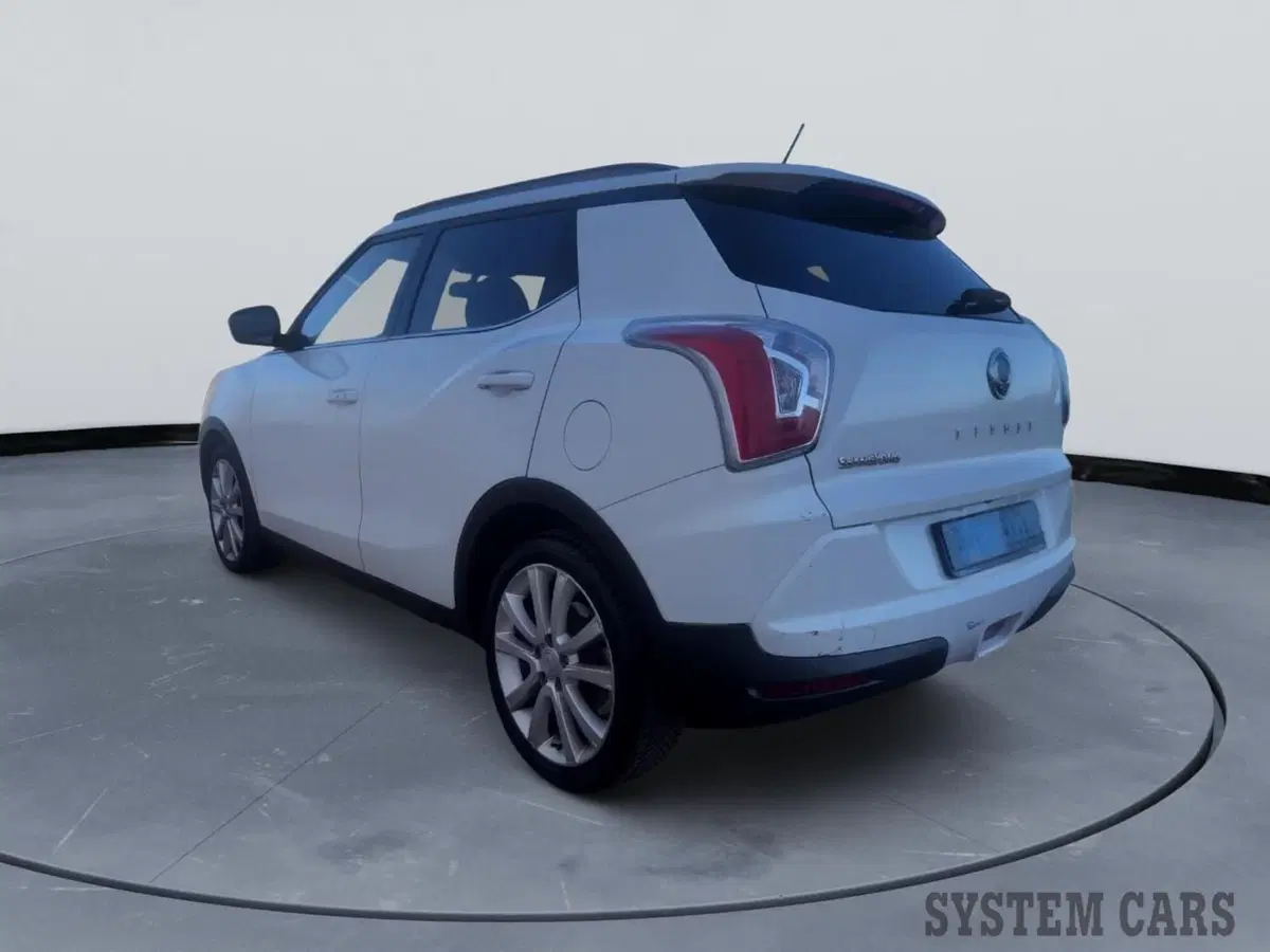 Ssangyong Tivoli usata a Monza e Brianza (7)
