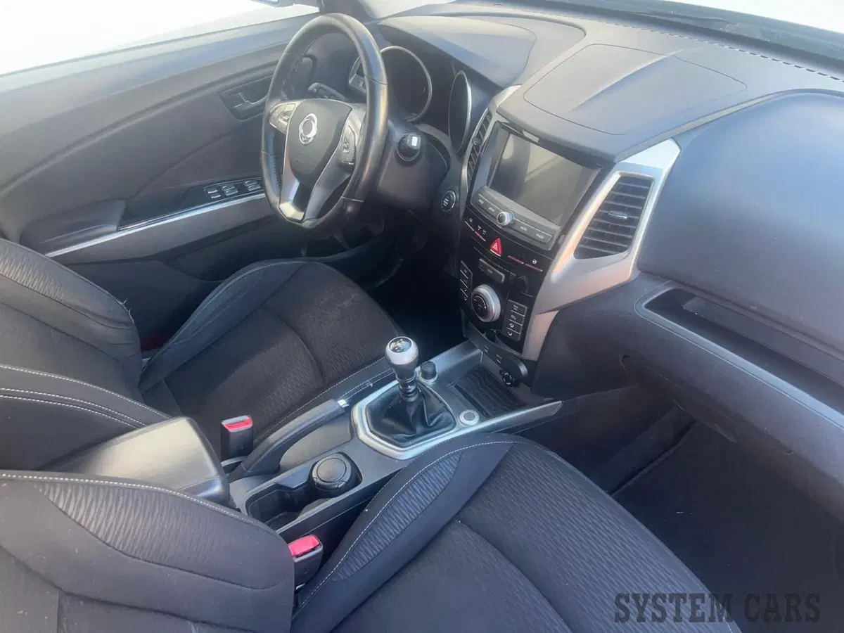 Ssangyong Tivoli usata a Monza e Brianza (9)