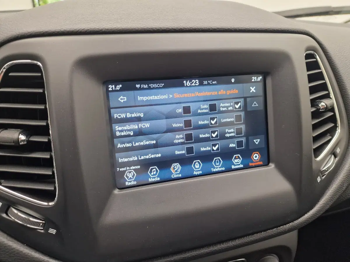 Jeep Compass usata a Verbano Cusio Ossola (14)