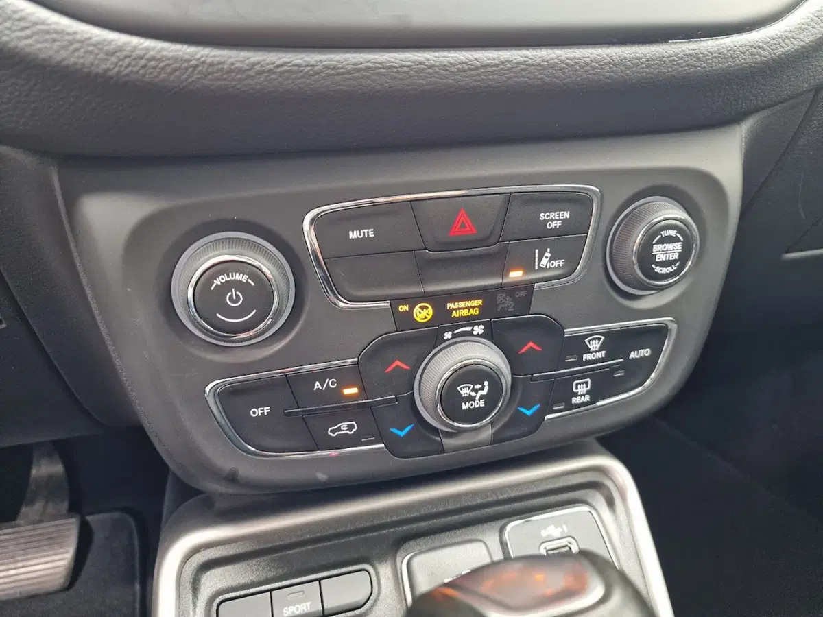 Jeep Compass usata a Verbano Cusio Ossola (15)