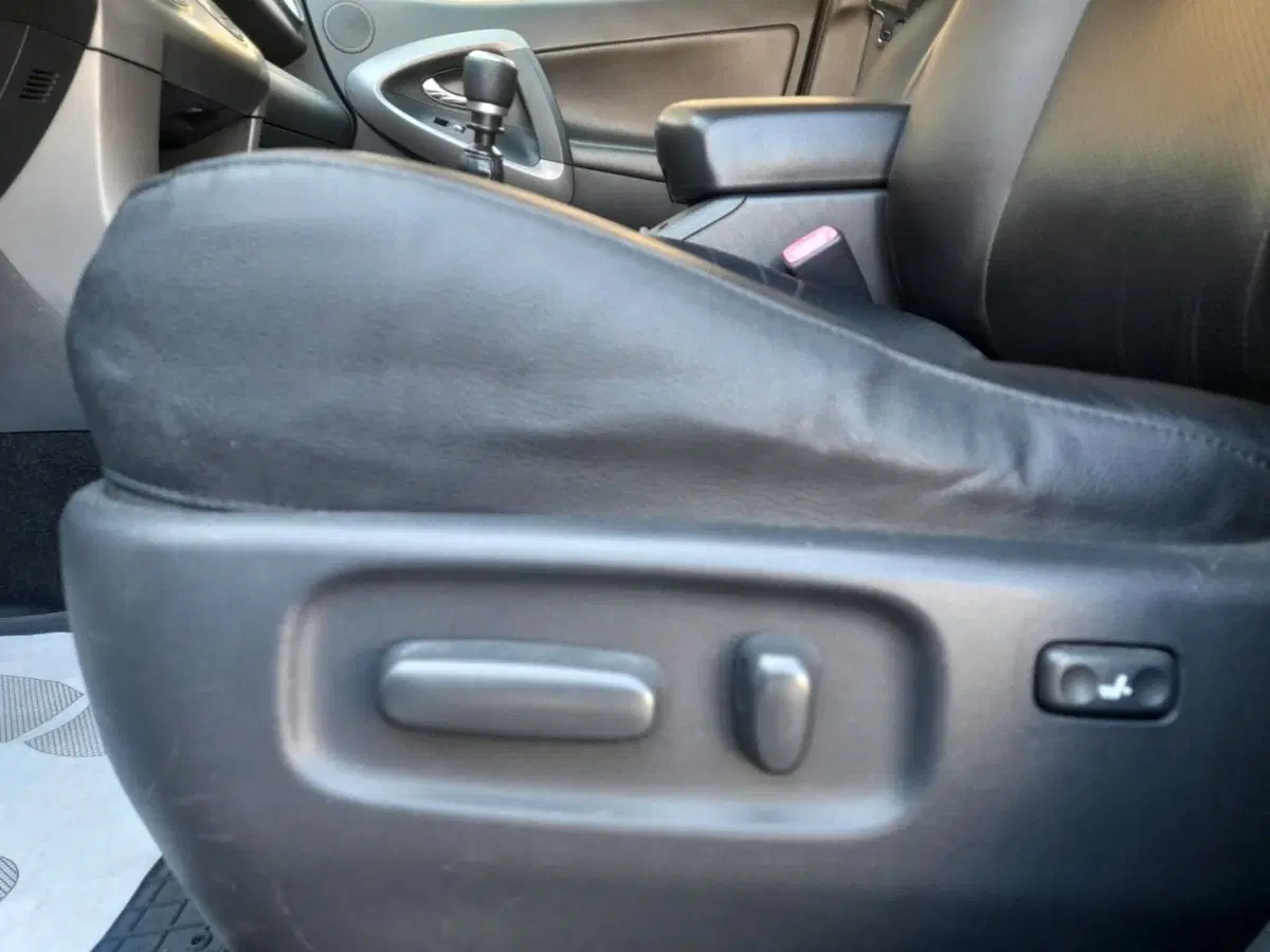 Toyota Rav4 usata a L'Aquila (11)