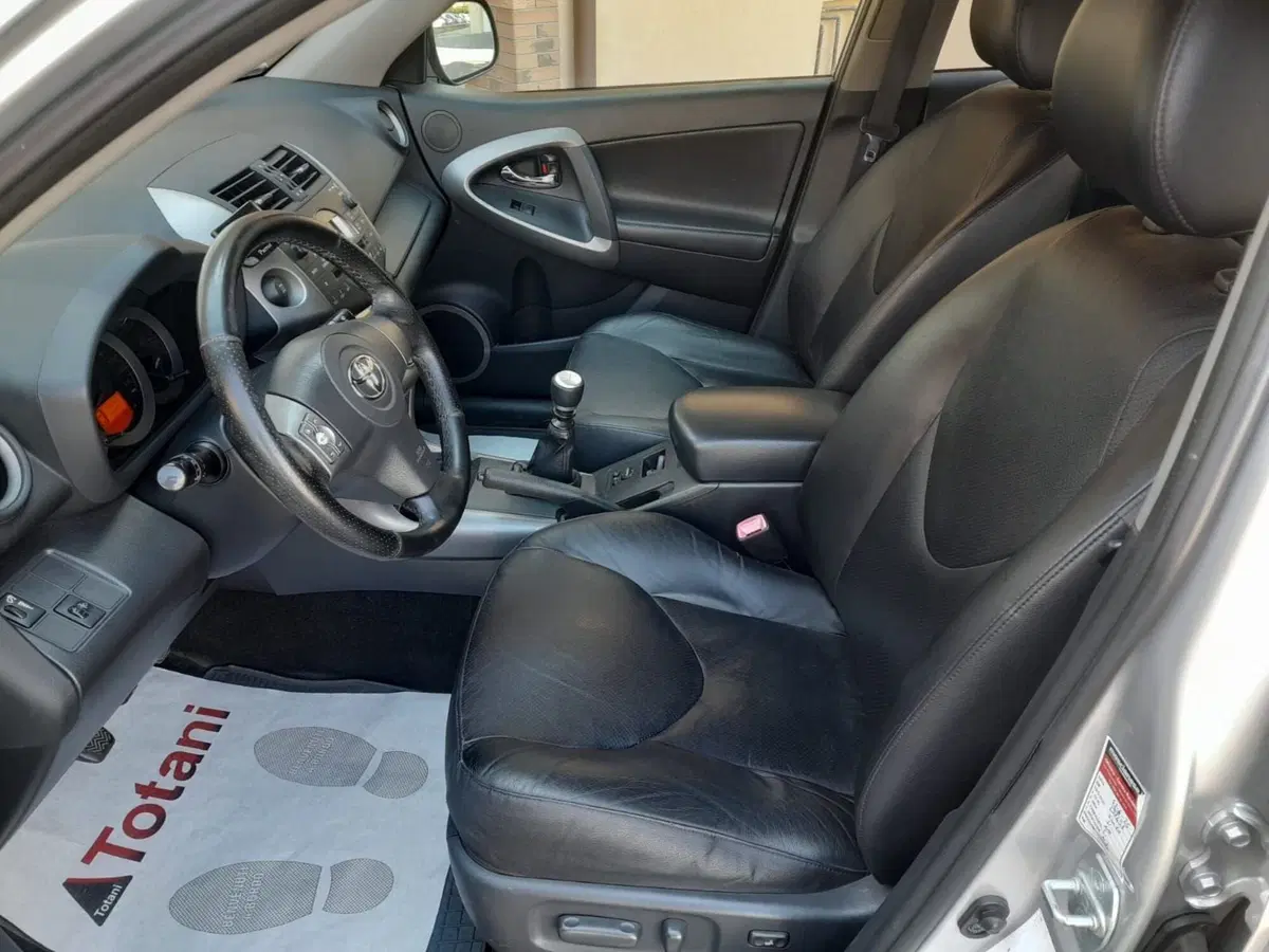 Toyota Rav4 usata a L'Aquila (12)