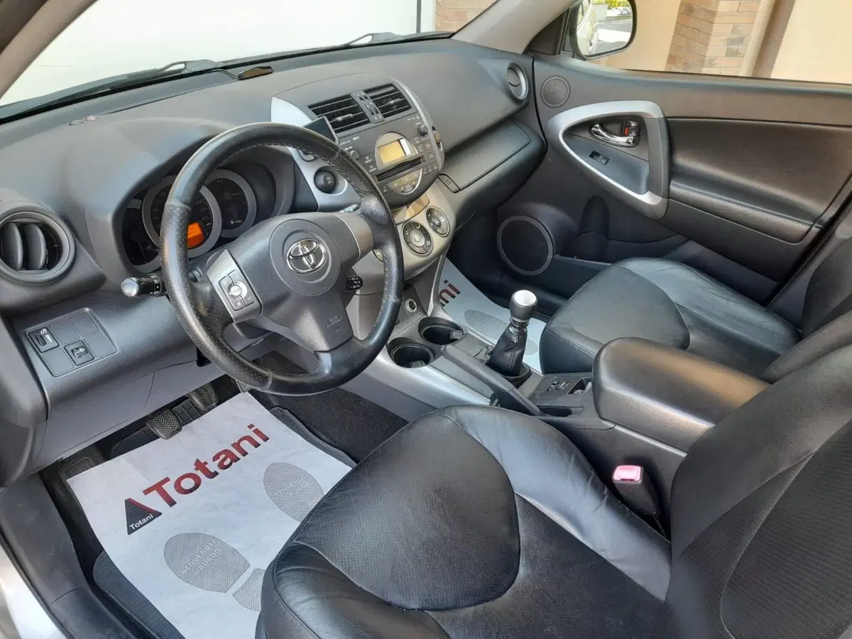 Toyota Rav4 usata a L'Aquila (13)