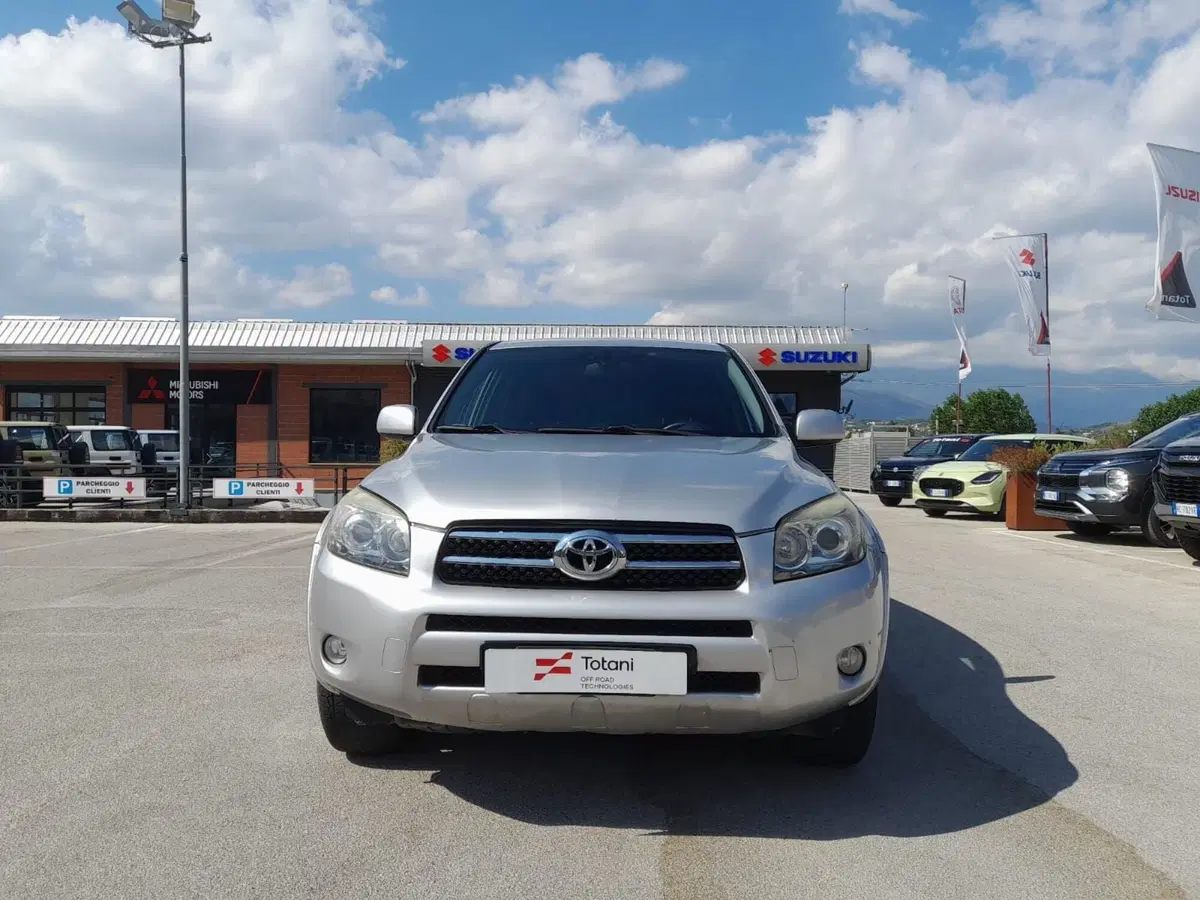 Toyota Rav4 usata a L'Aquila (2)