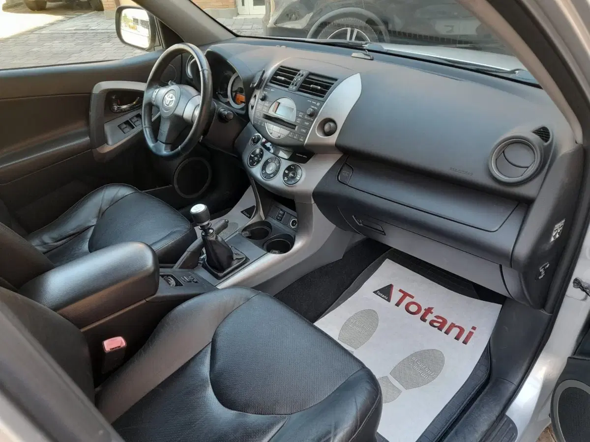 Toyota Rav4 usata a L'Aquila (6)