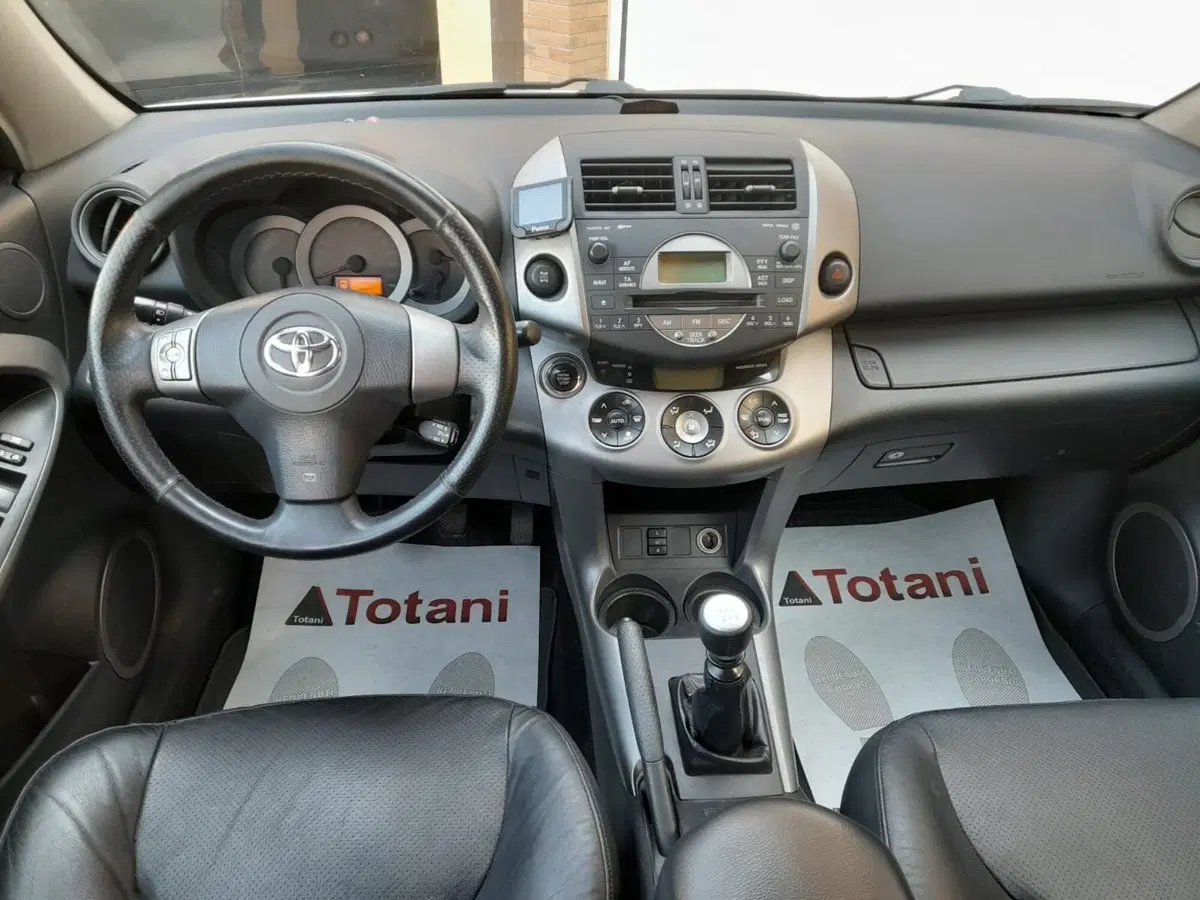 Toyota Rav4 usata a L'Aquila (9)