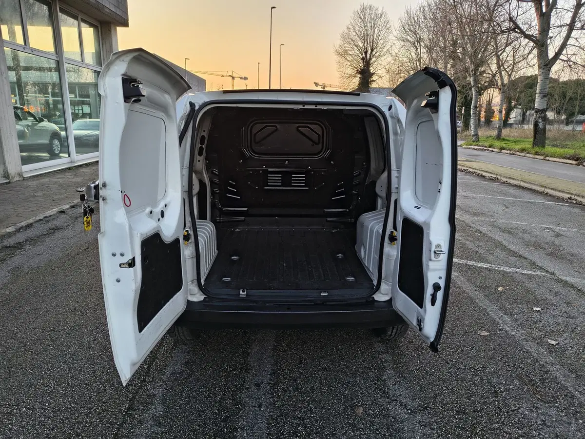 Fiat Fiorino usata a Padova (11)