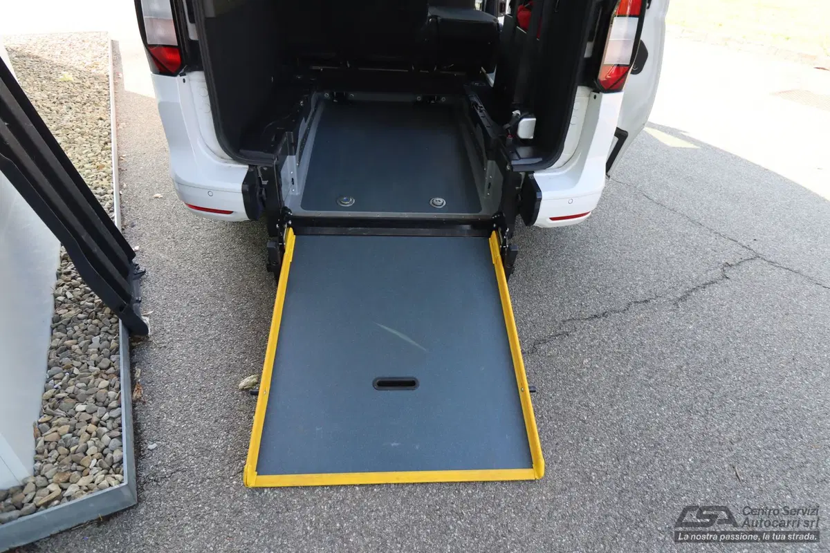 Volkswagen Veicoli Commerciali Caddy usata a Bologna (11)