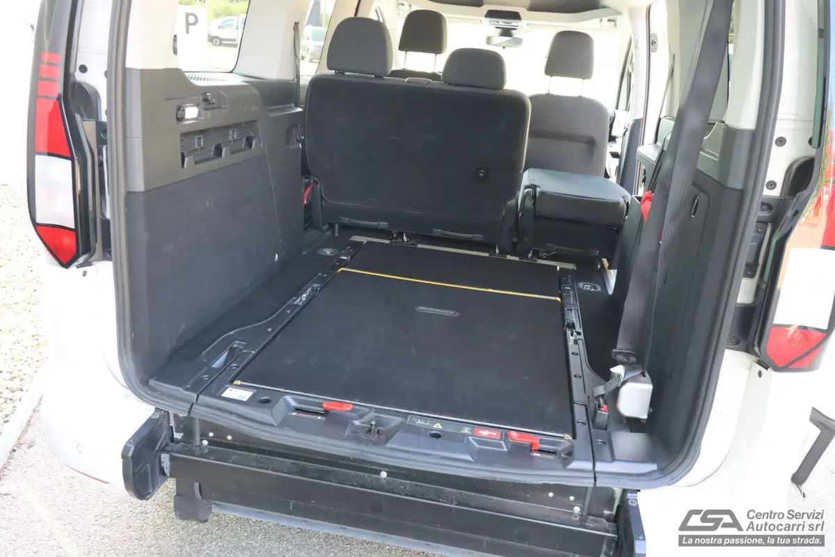 Volkswagen Veicoli Commerciali Caddy usata a Bologna (8)