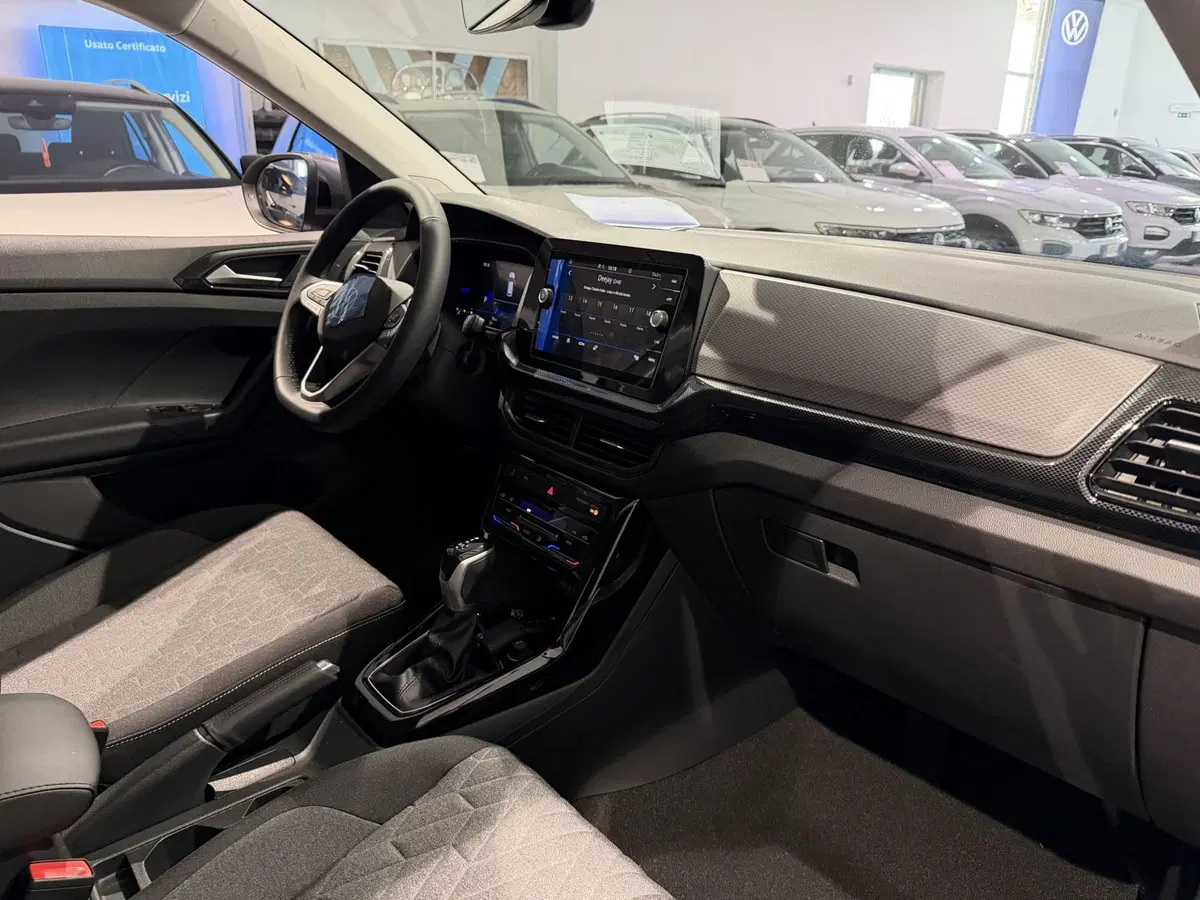 Volkswagen T-Cross nuova a Genova (10)