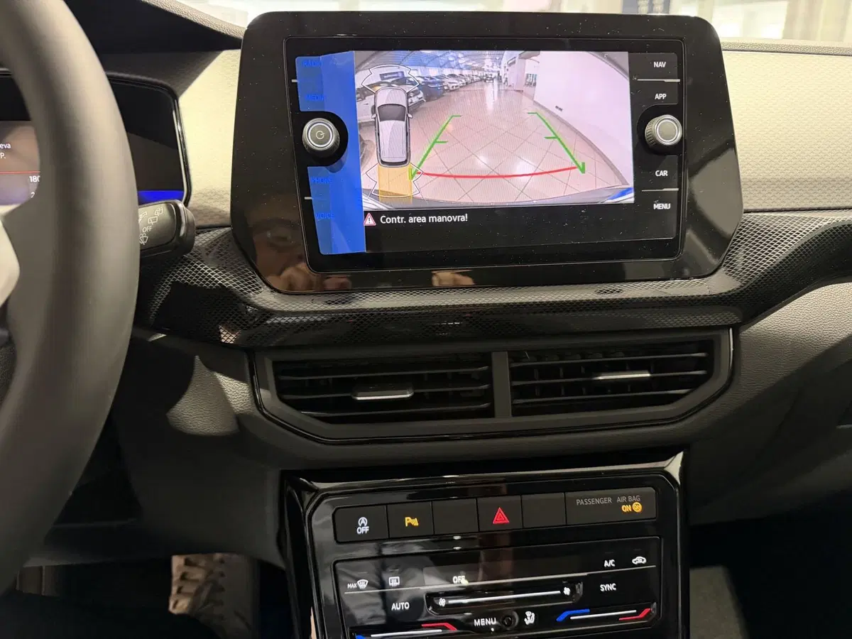Volkswagen T-Cross nuova a Genova (12)