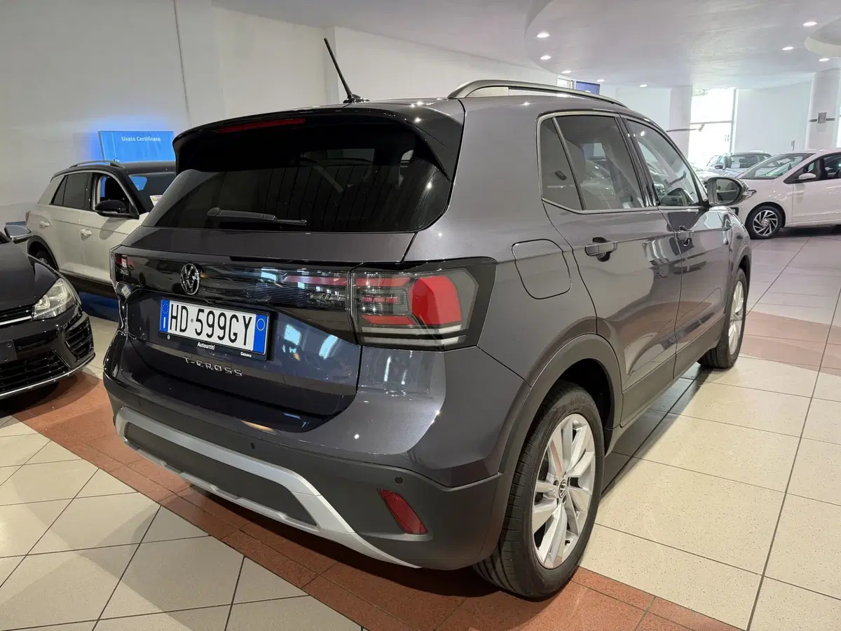 Volkswagen T-Cross nuova a Genova (5)