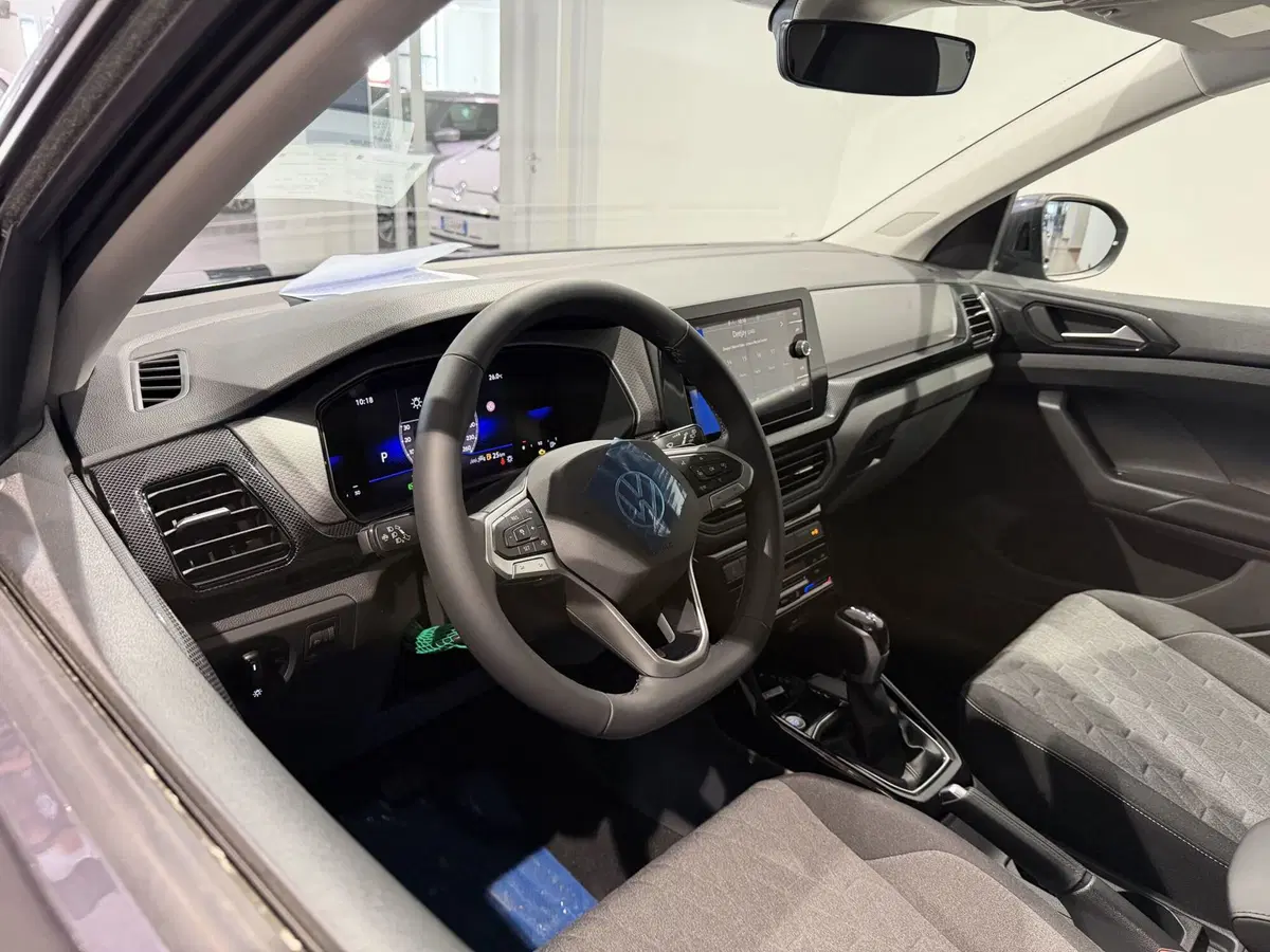 Volkswagen T-Cross nuova a Genova (8)