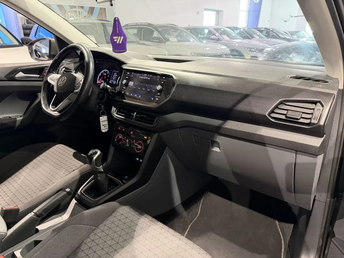 Volkswagen T-Cross usata a Genova (10)