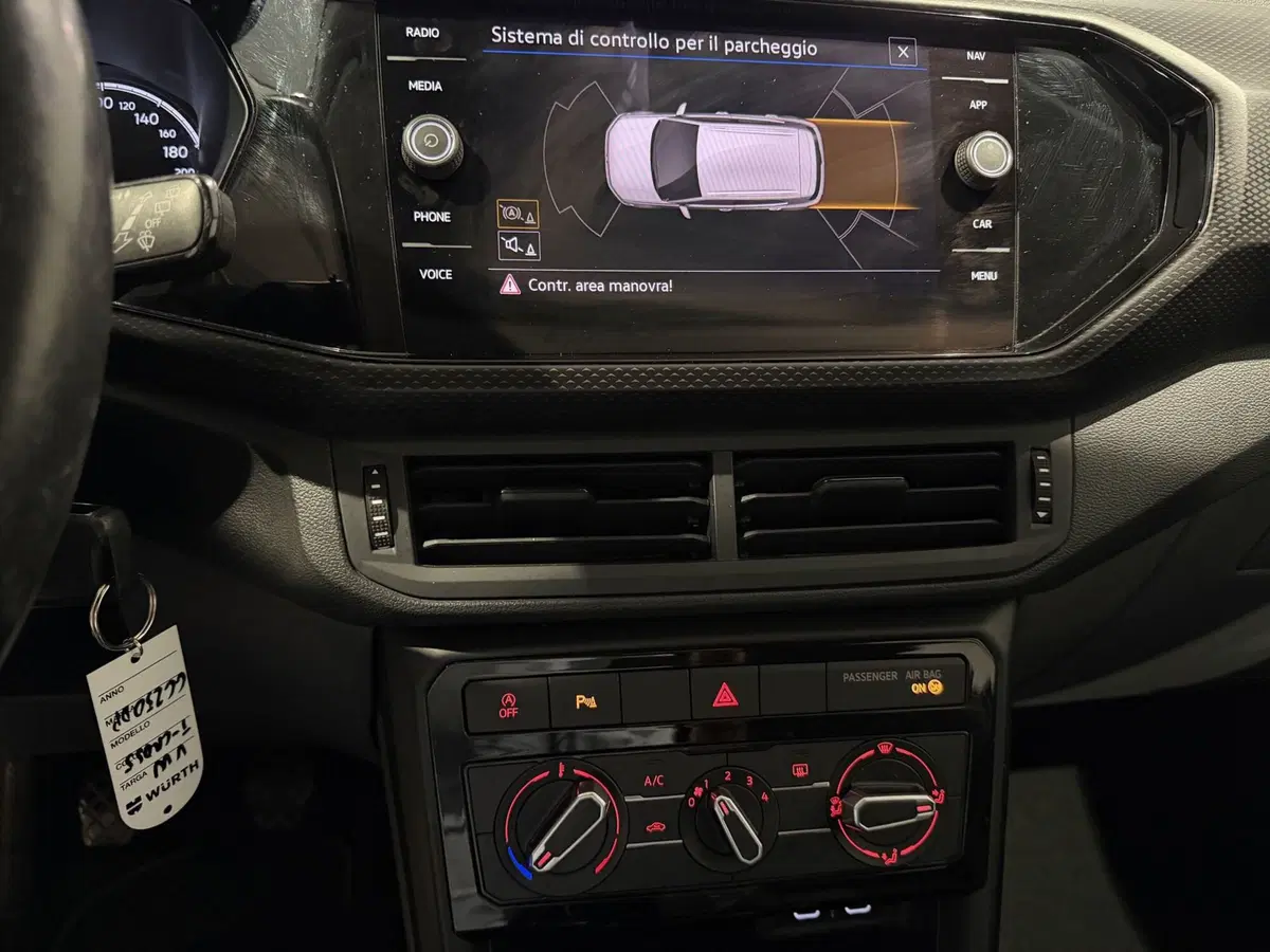 Volkswagen T-Cross usata a Genova (13)
