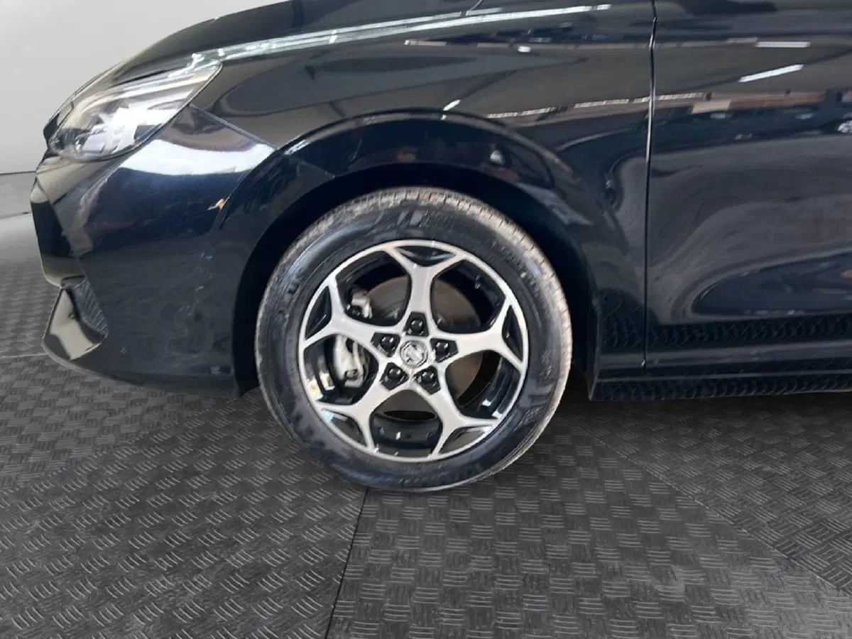 Mg MG3 usata a Roma (9)
