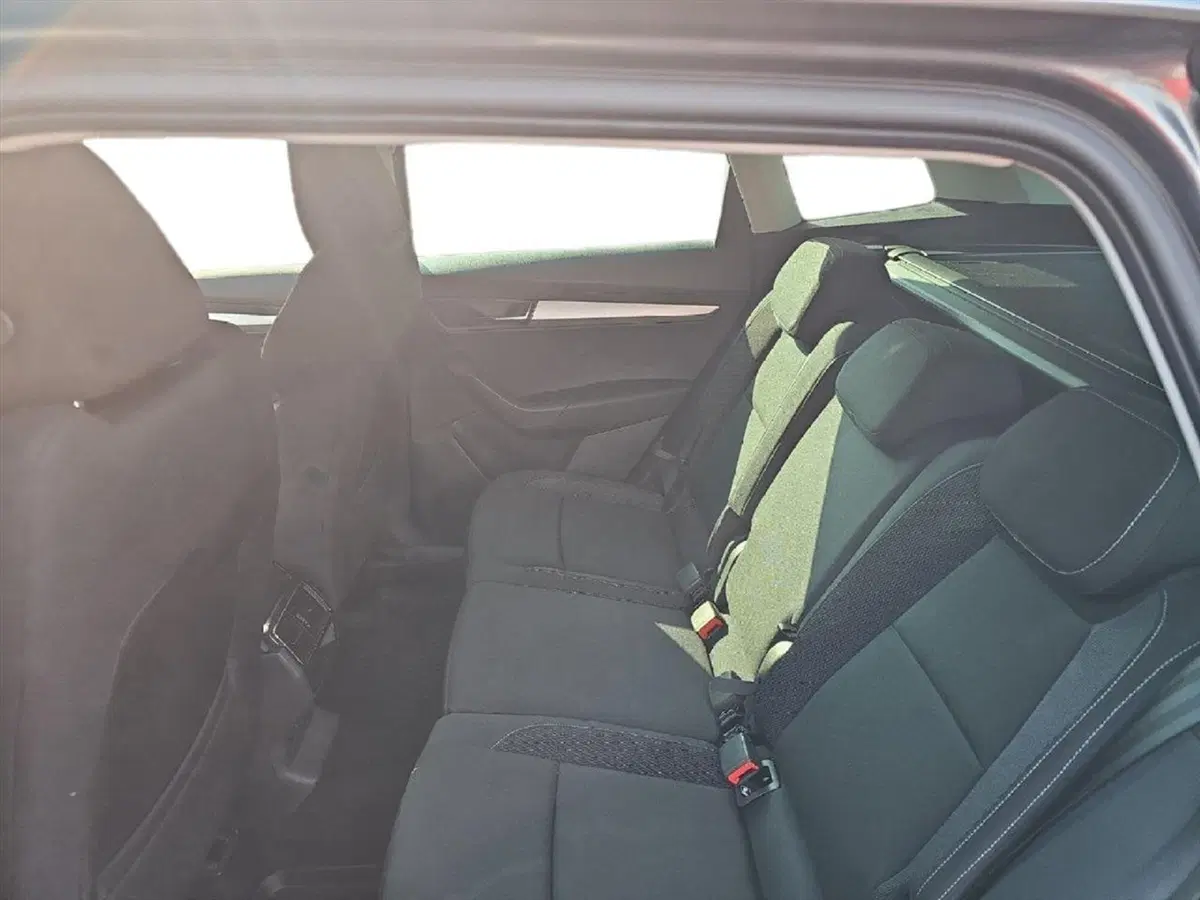 Skoda Karoq usata a Lecco (12)