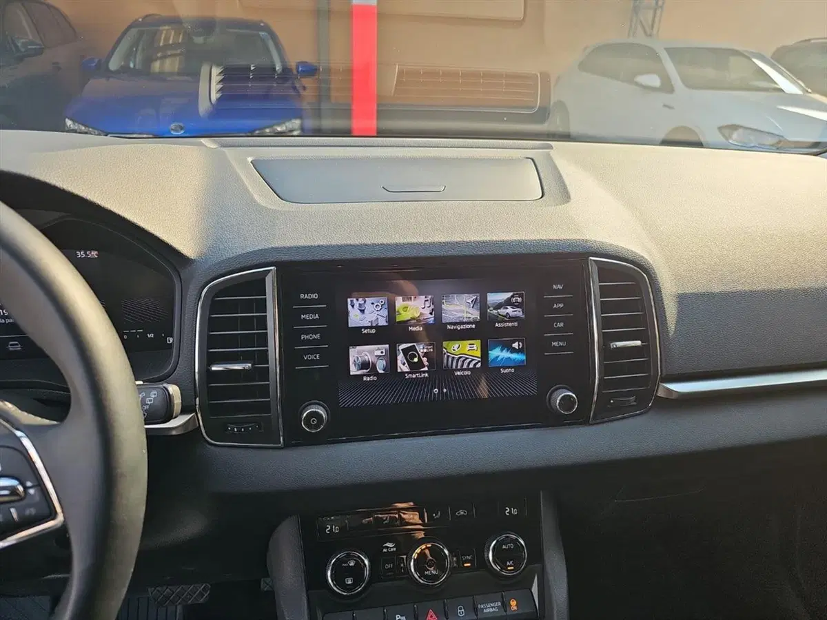 Skoda Karoq usata a Lecco (13)