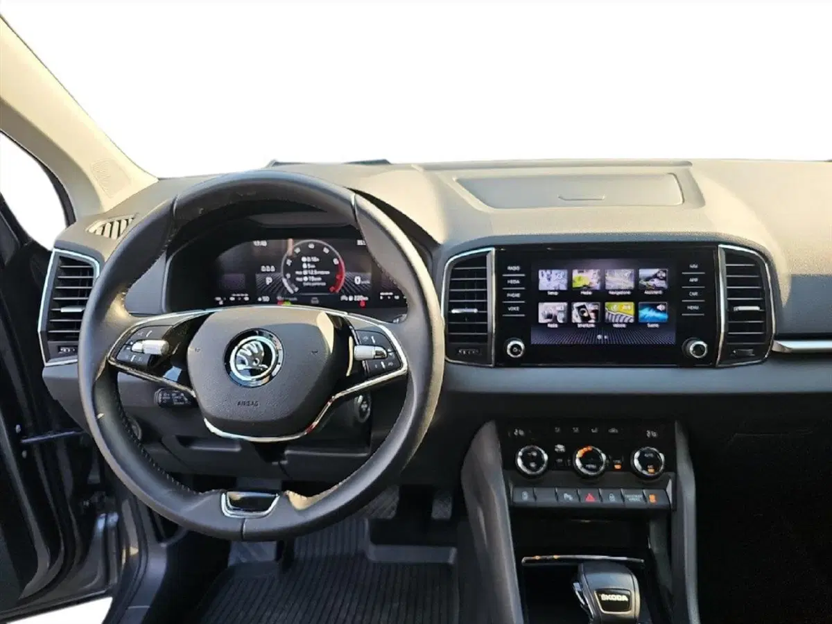 Skoda Karoq usata a Lecco (9)