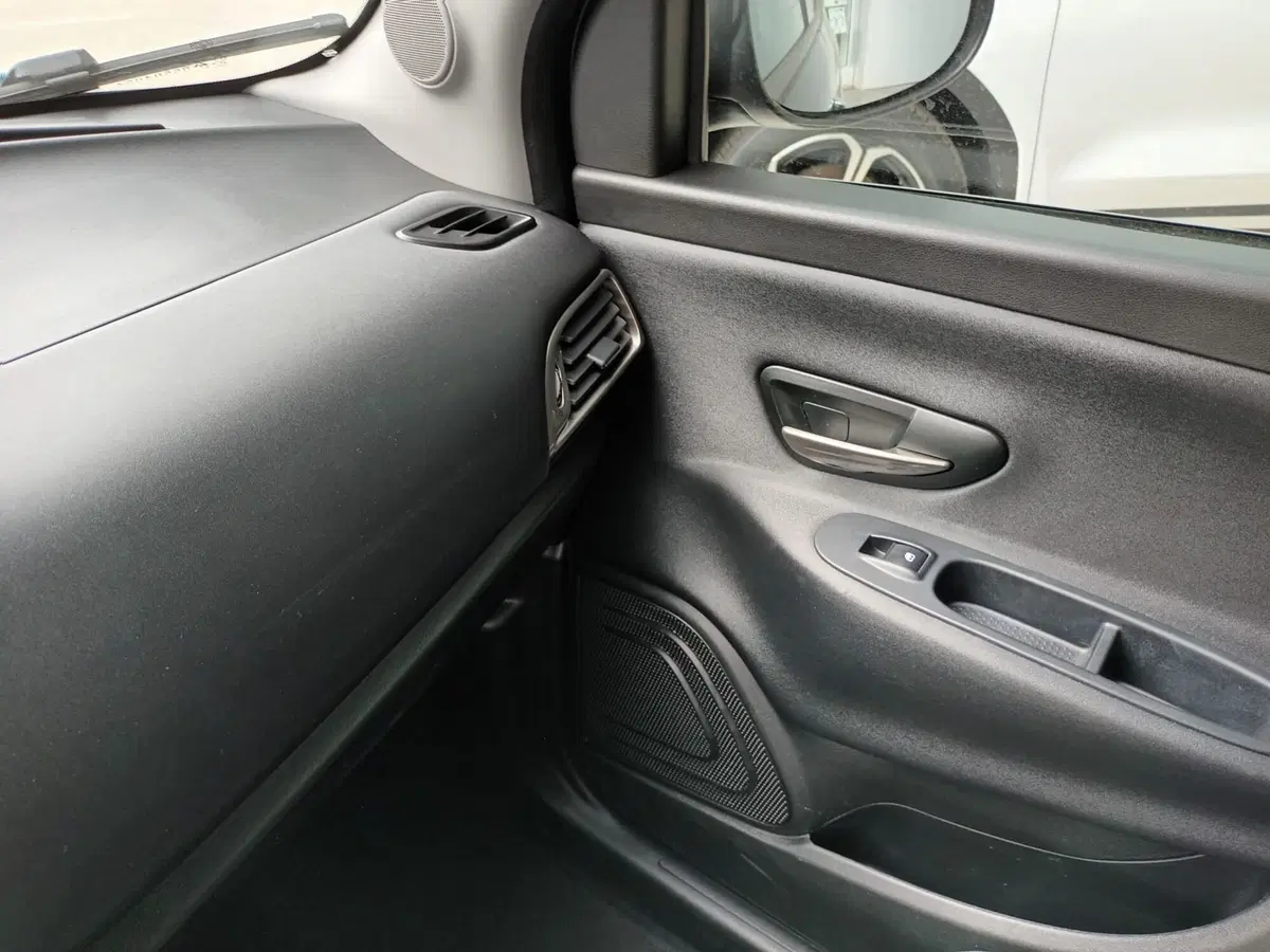 Lancia Ypsilon usata a Bari (16)