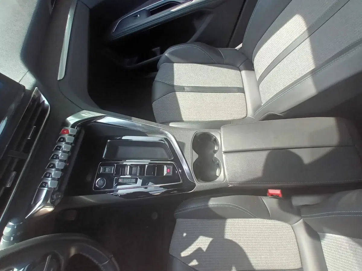 Peugeot 3008 usata a Bari (16)