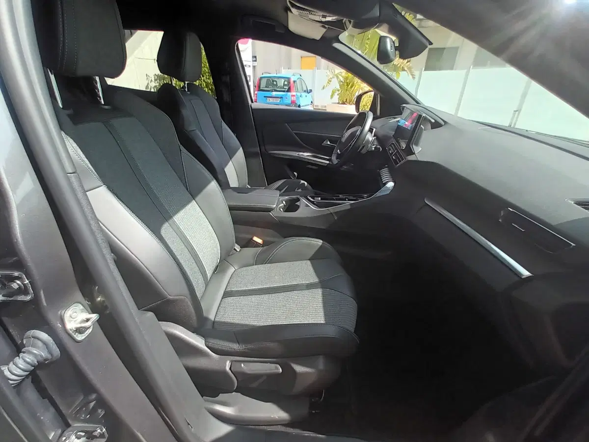 Peugeot 3008 usata a Bari (17)