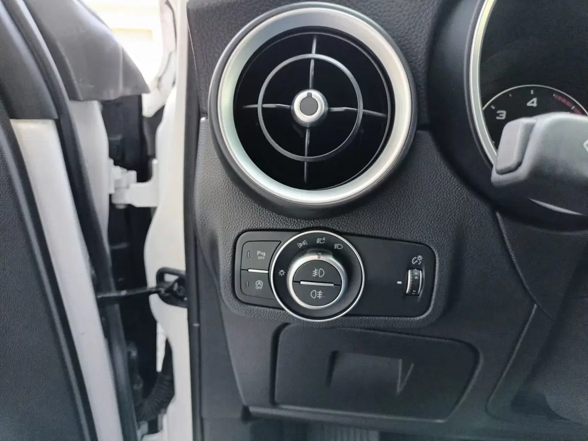 Alfa Romeo Stelvio usata a Bari (12)