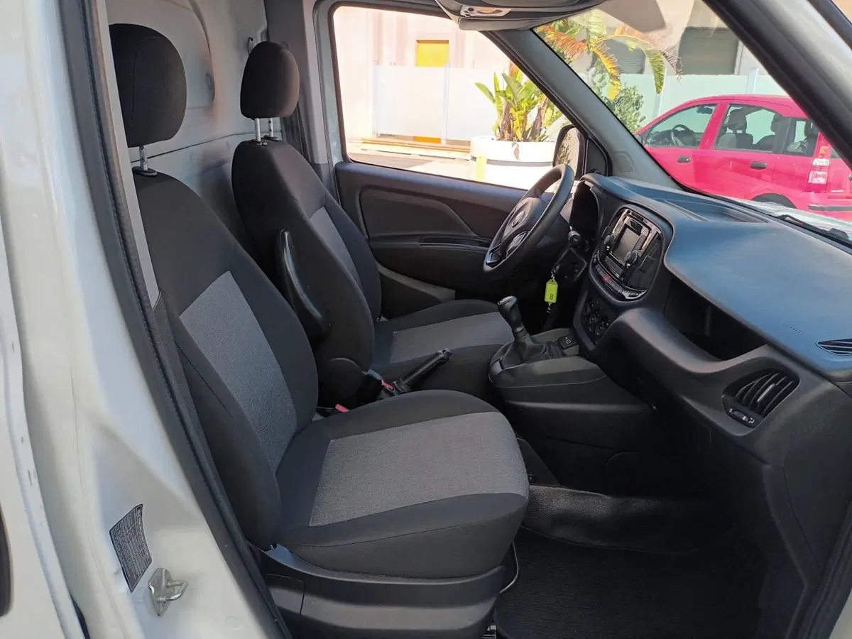 Fiat Doblò Furgone usata a Bari (17)
