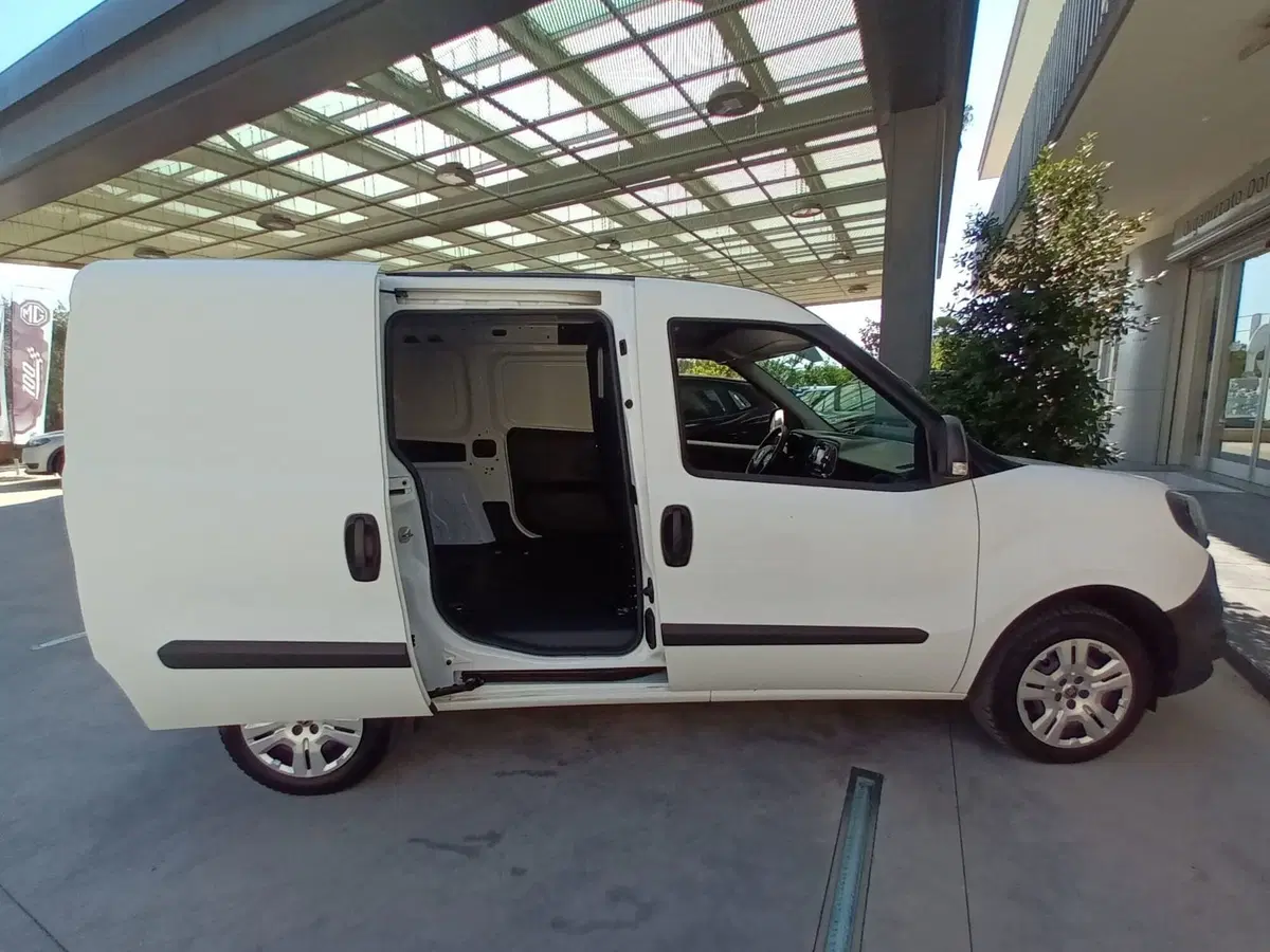 Fiat Doblò Furgone usata a Bari (4)