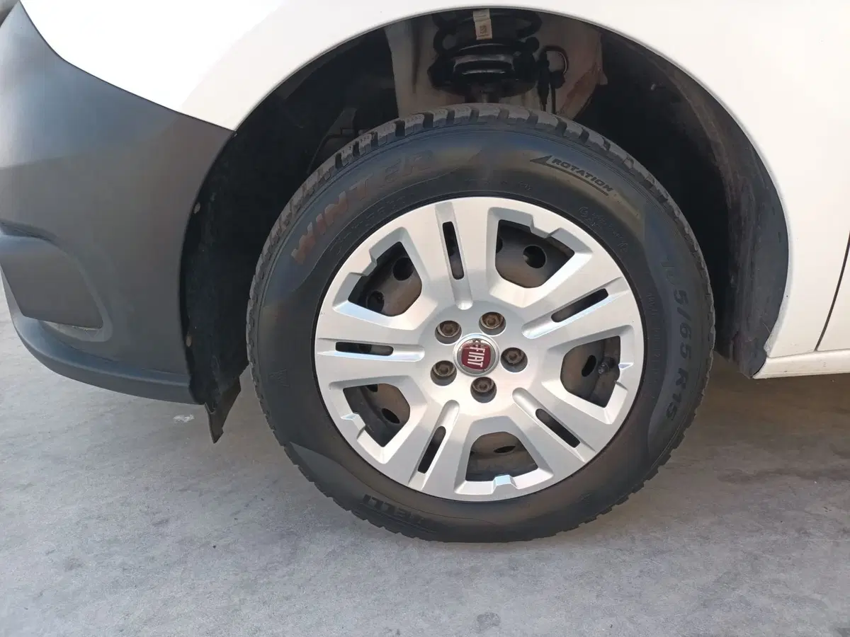 Fiat Doblò Furgone usata a Bari (8)
