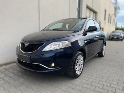 Lancia Ypsilon 1.2 69 CV 5 porte Gold del 2017 usata a Ferrara