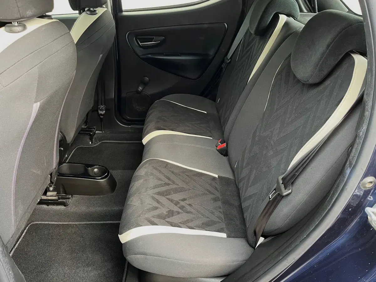 Lancia Ypsilon usata a Ferrara (12)