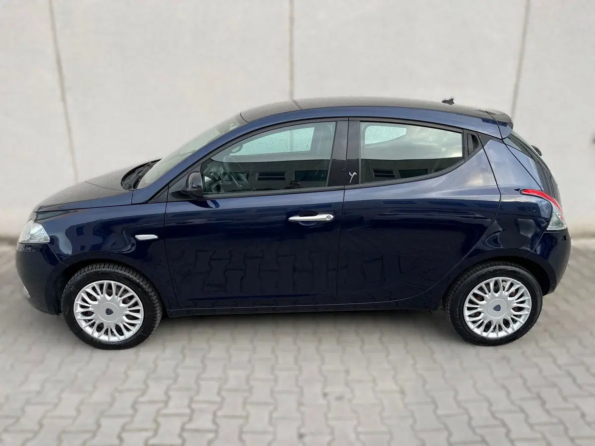 Lancia Ypsilon usata a Ferrara (3)