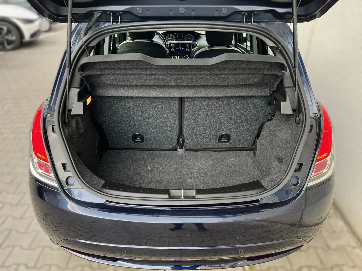Lancia Ypsilon usata a Ferrara (6)