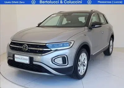 Volkswagen T-Roc 1.0 TSI R-Line del 2023 usata a Massarosa