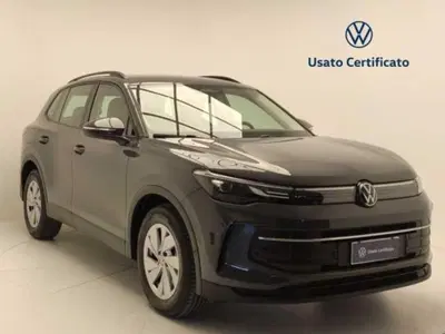 Volkswagen Tiguan 2.0 TDI 150 CV SCR DSG 4MOTION Life del 2025 usata a Pratola Serra