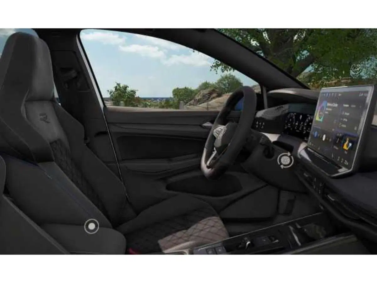 Volkswagen Golf nuova a Avellino (6)
