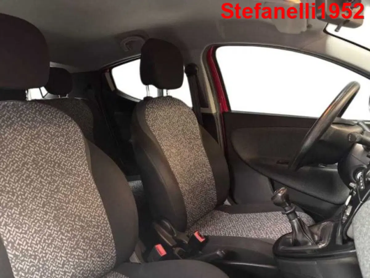 Lancia Ypsilon usata a Bologna (16)