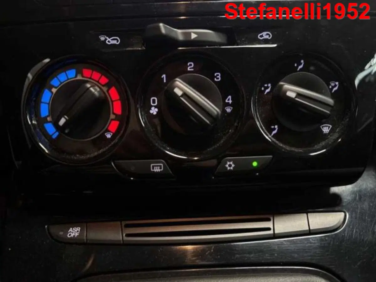 Lancia Ypsilon usata a Bologna (17)