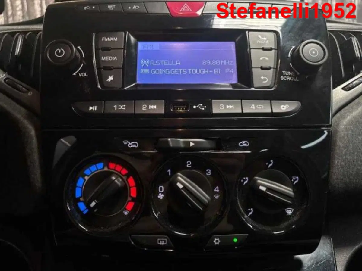 Lancia Ypsilon usata a Bologna (18)