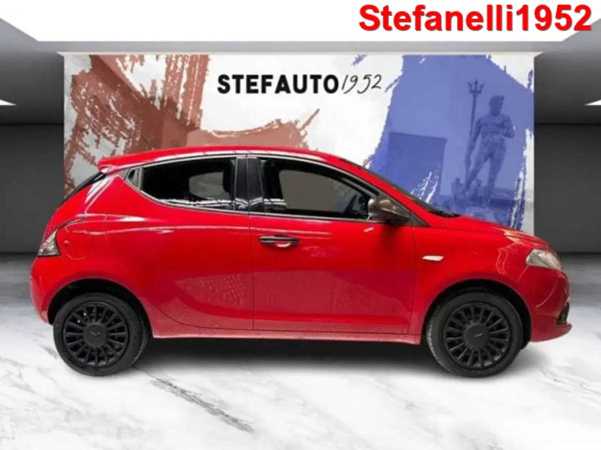 Lancia Ypsilon usata a Bologna (3)