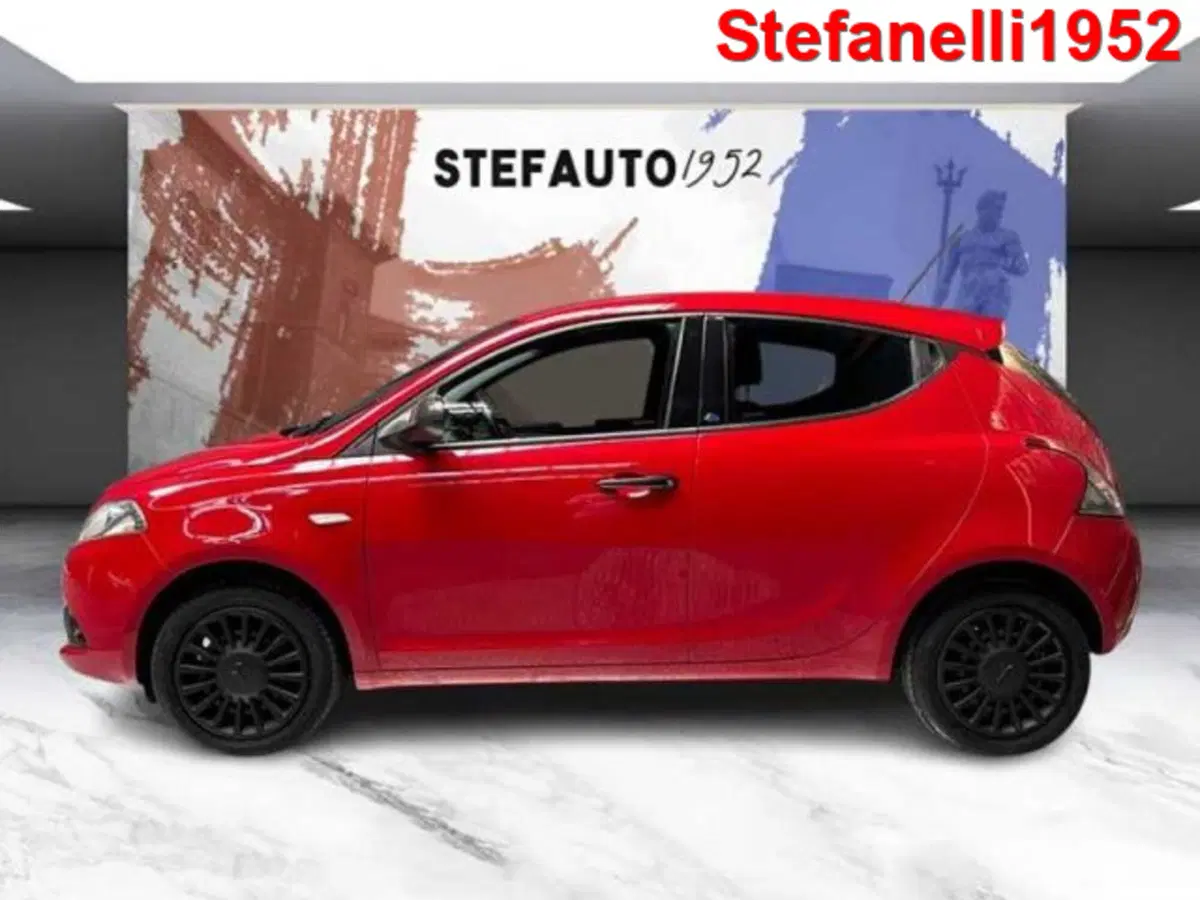 Lancia Ypsilon usata a Bologna (4)