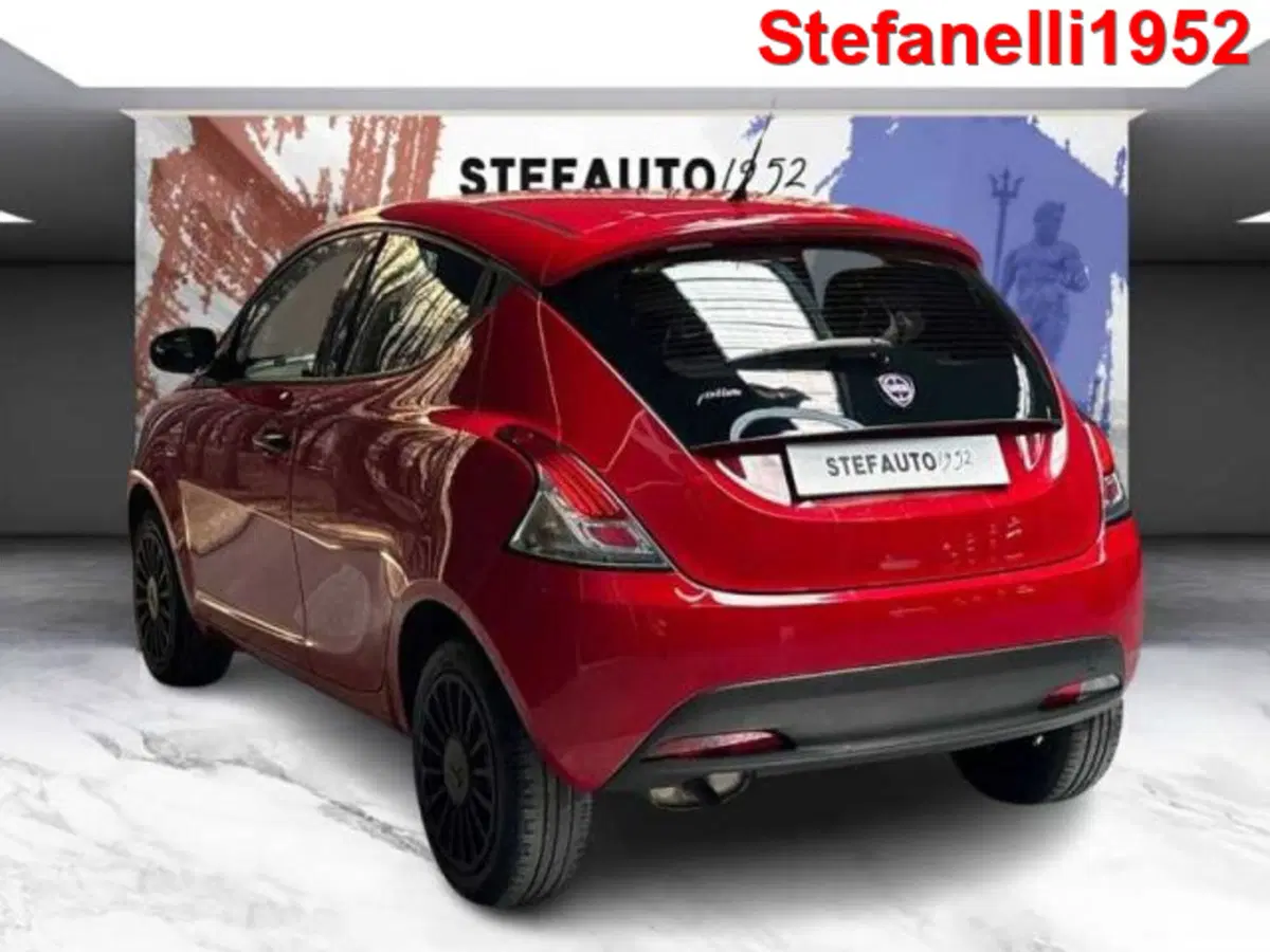 Lancia Ypsilon usata a Bologna (5)