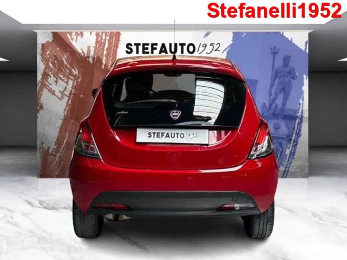 Lancia Ypsilon usata a Bologna (6)