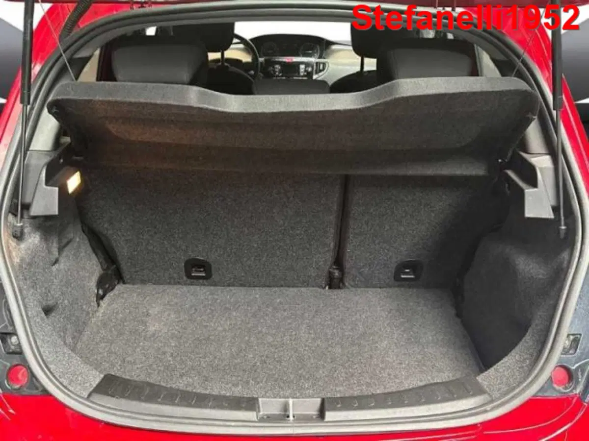 Lancia Ypsilon usata a Bologna (7)