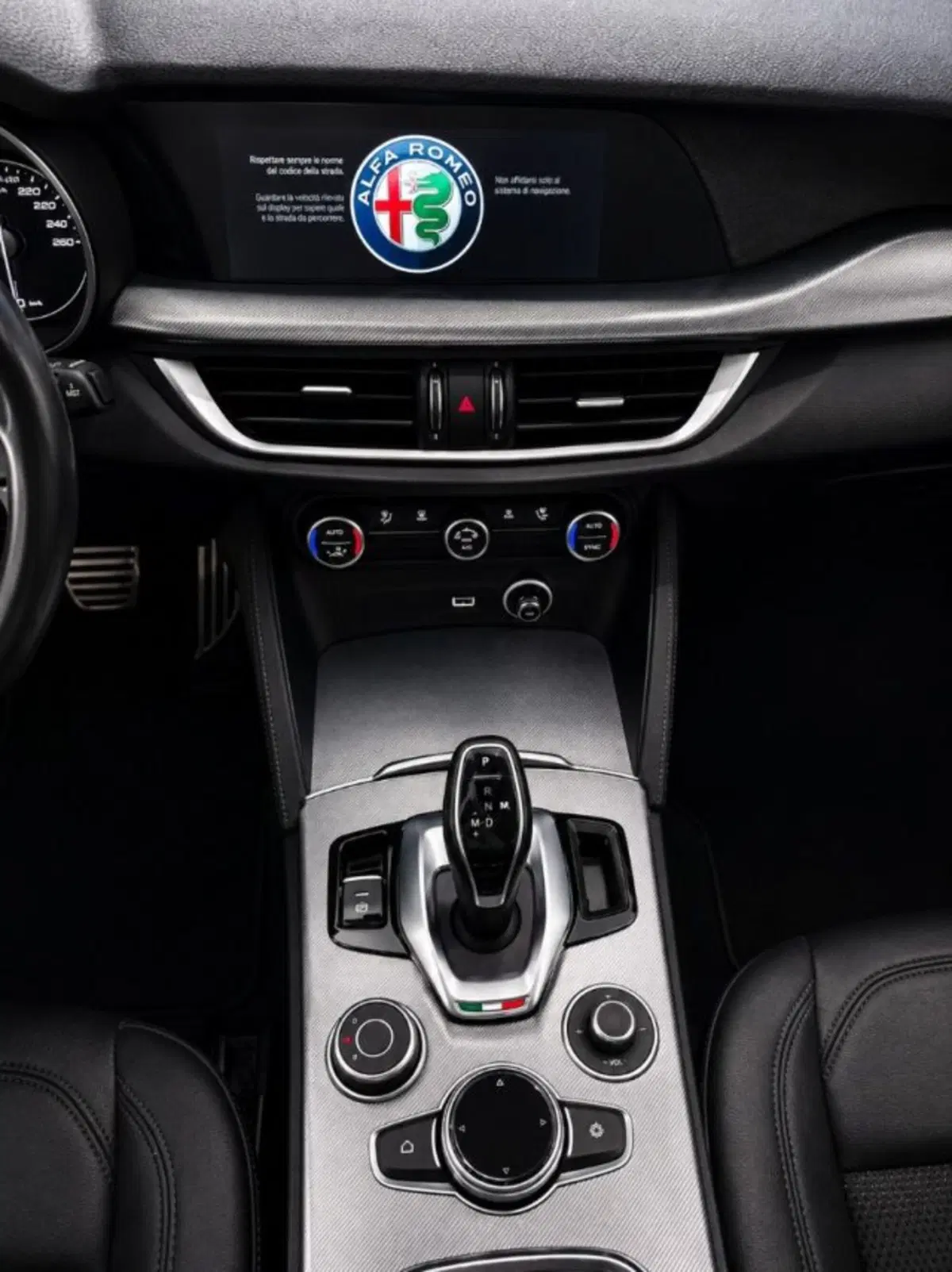Alfa Romeo Stelvio usata a Firenze (12)