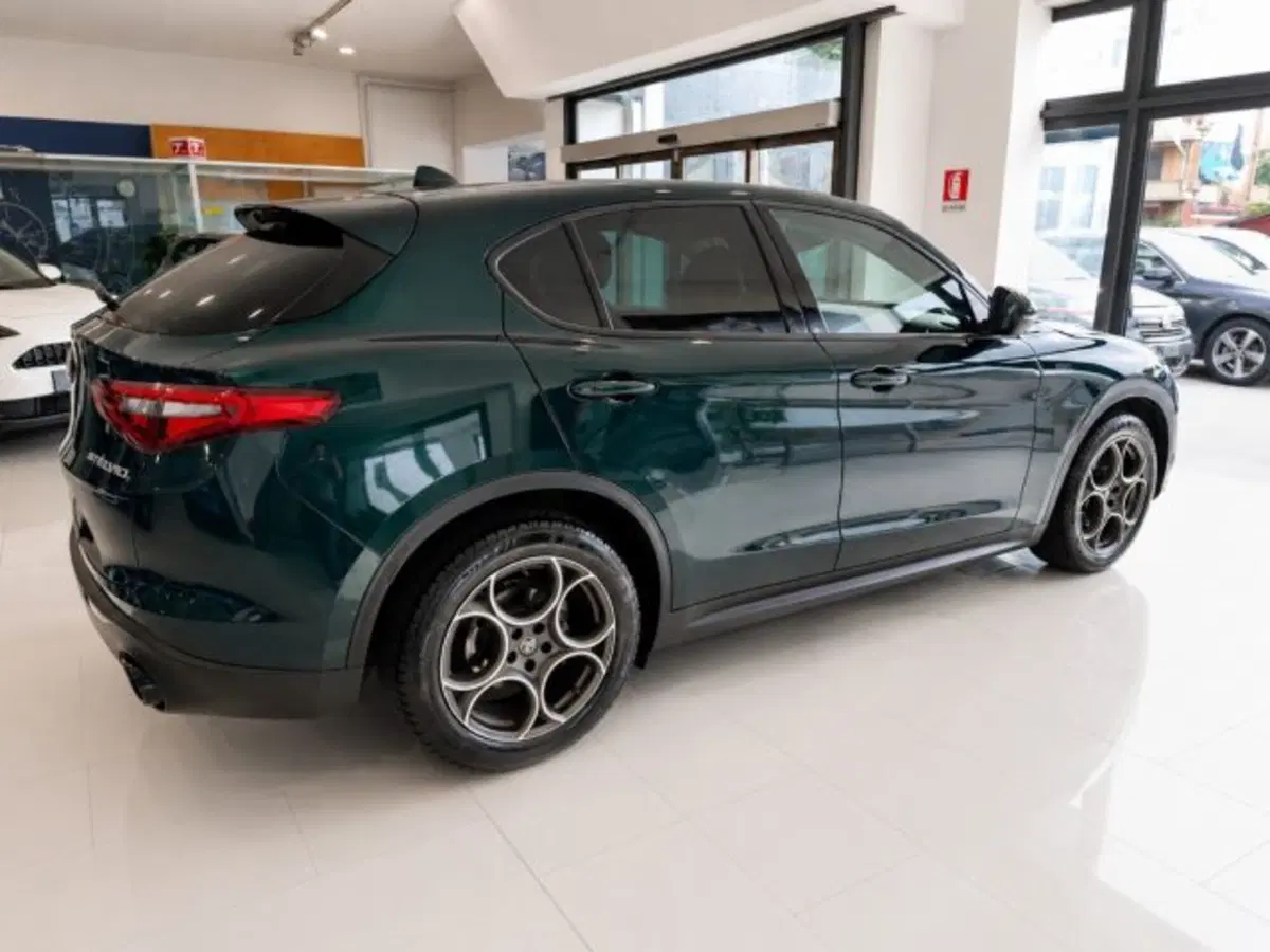 Alfa Romeo Stelvio usata a Firenze (5)