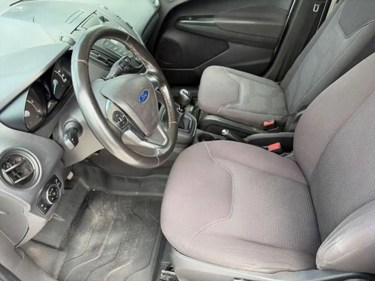 Ford Tourneo Courier usata a Sassari (6)