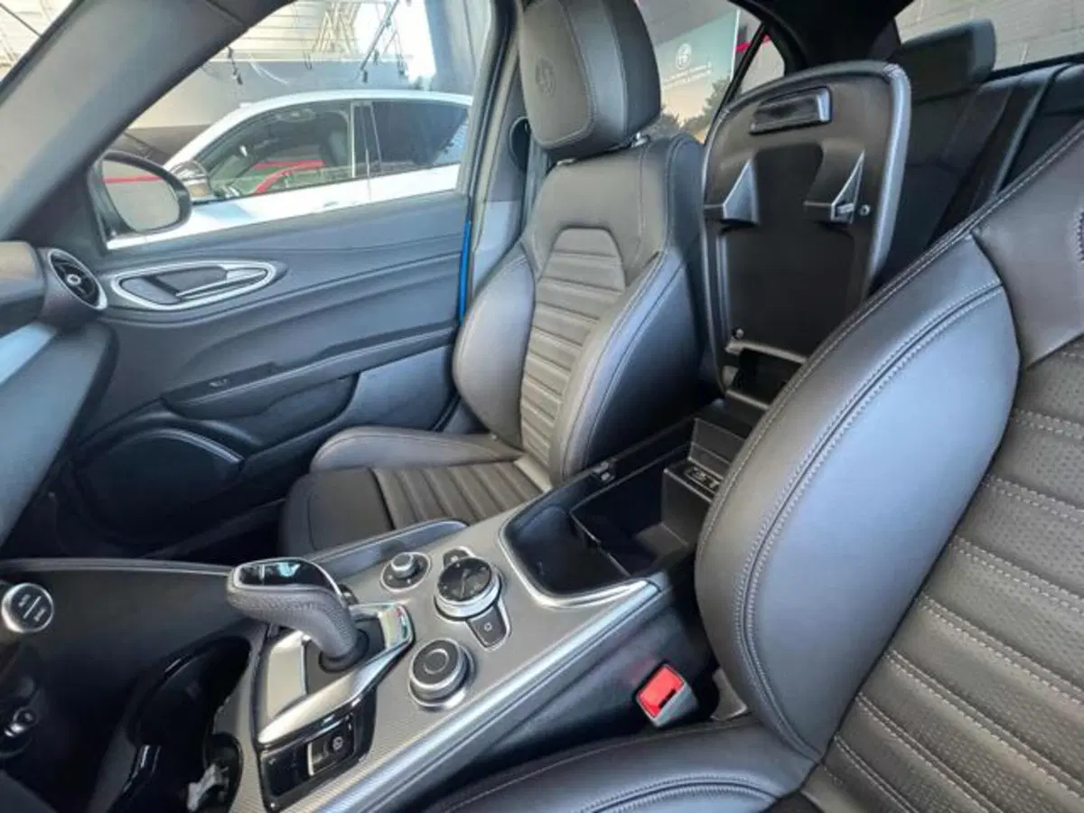 Alfa Romeo Giulia nuova a Vercelli (11)